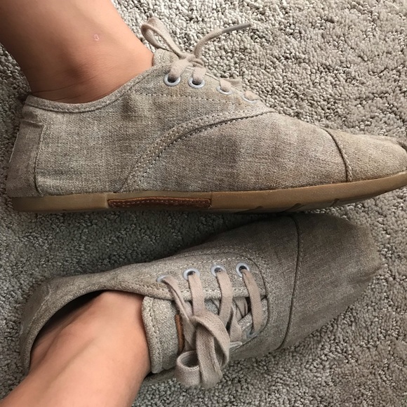 Toms - Picture 6 of 8